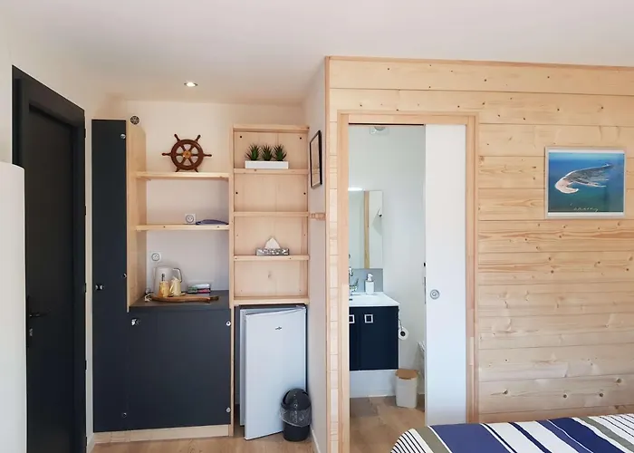 Alojamento de Acomodação e Pequeno-almoço D'hôtes Et De La Presqu'île 3*